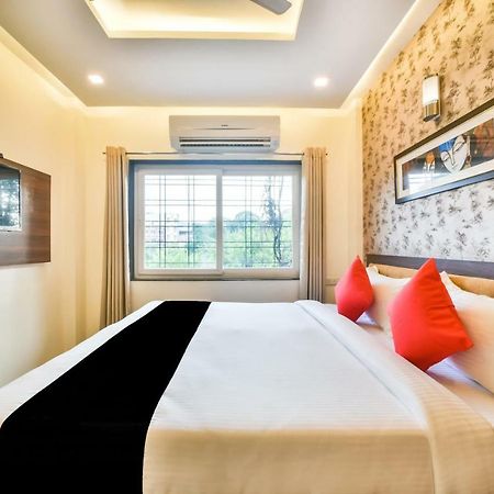 Hotel Golden Feather Udajpur Zewnętrze zdjęcie