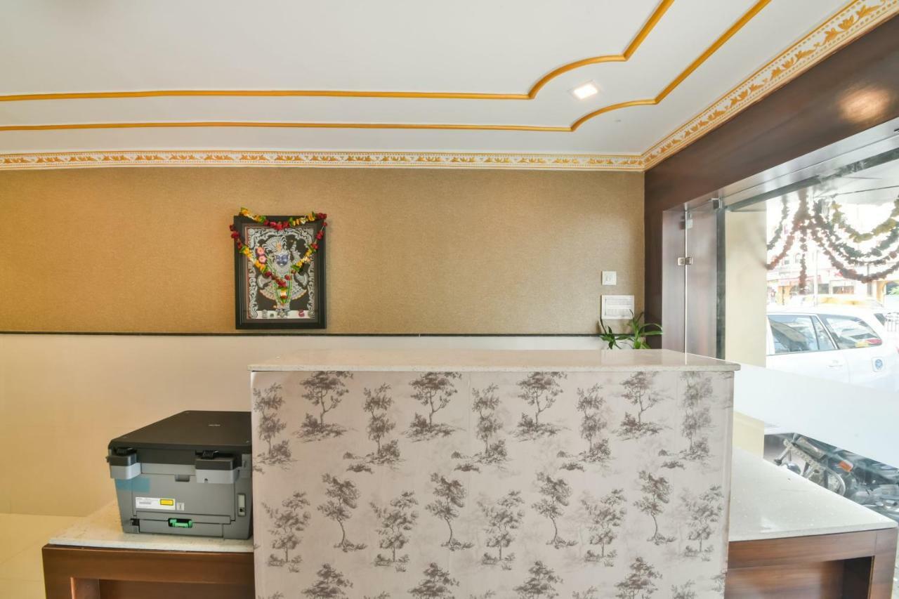 Hotel Golden Feather Udajpur Zewnętrze zdjęcie