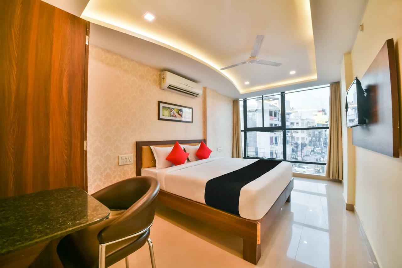 Hotel Golden Feather Udajpur Zewnętrze zdjęcie
