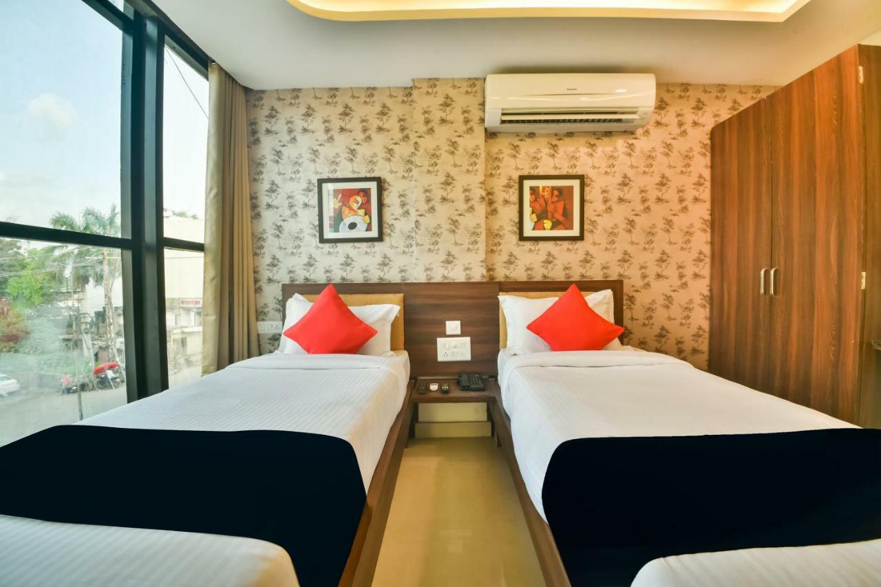 Hotel Golden Feather Udajpur Zewnętrze zdjęcie
