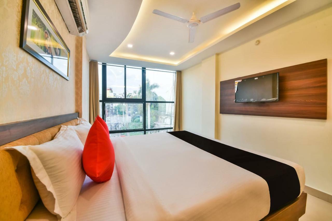 Hotel Golden Feather Udajpur Zewnętrze zdjęcie