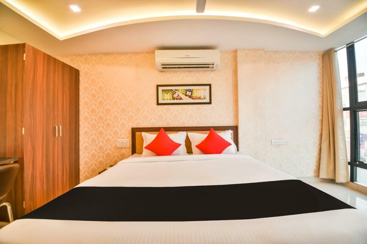 Hotel Golden Feather Udajpur Zewnętrze zdjęcie
