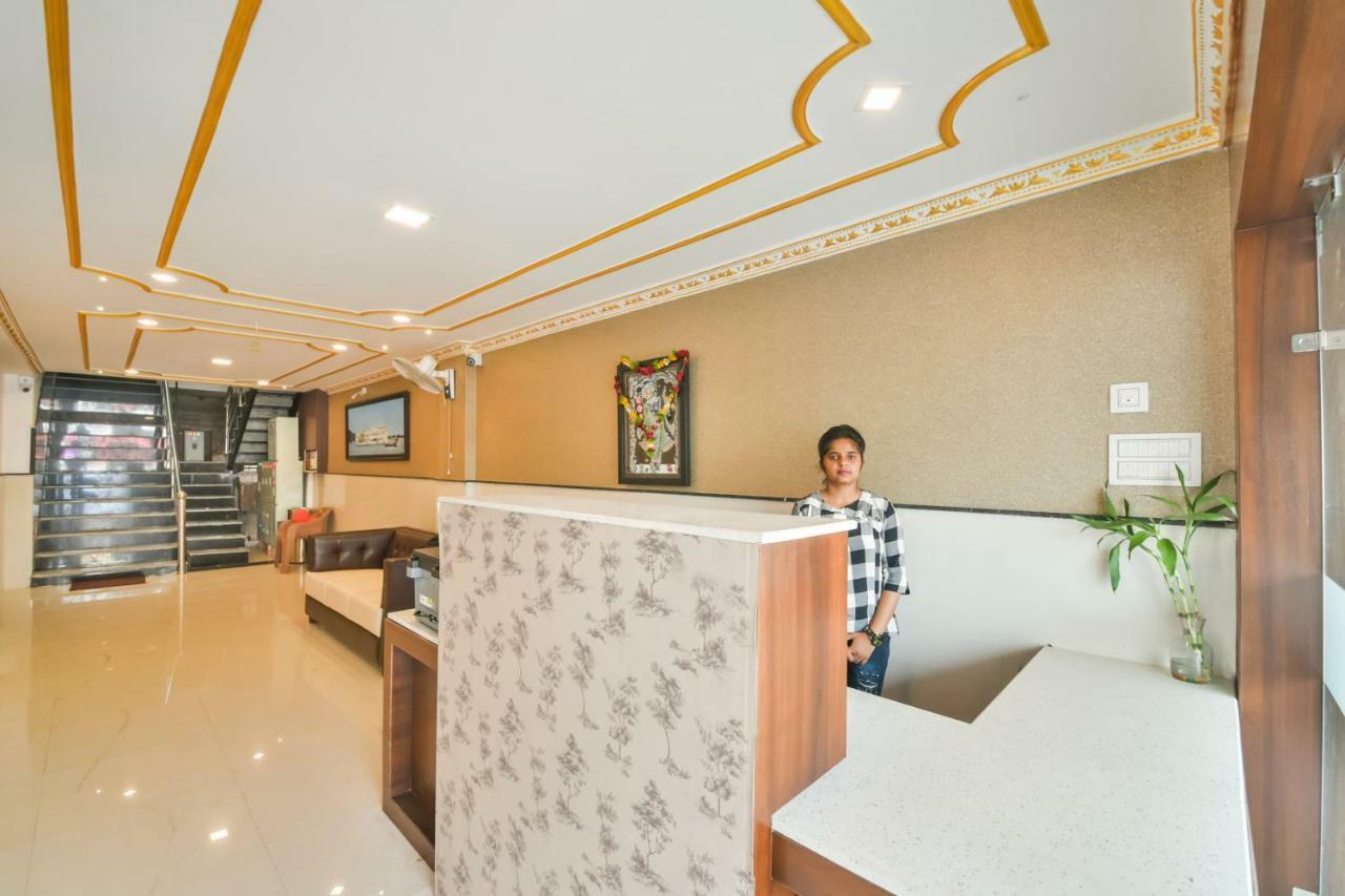 Hotel Golden Feather Udajpur Zewnętrze zdjęcie