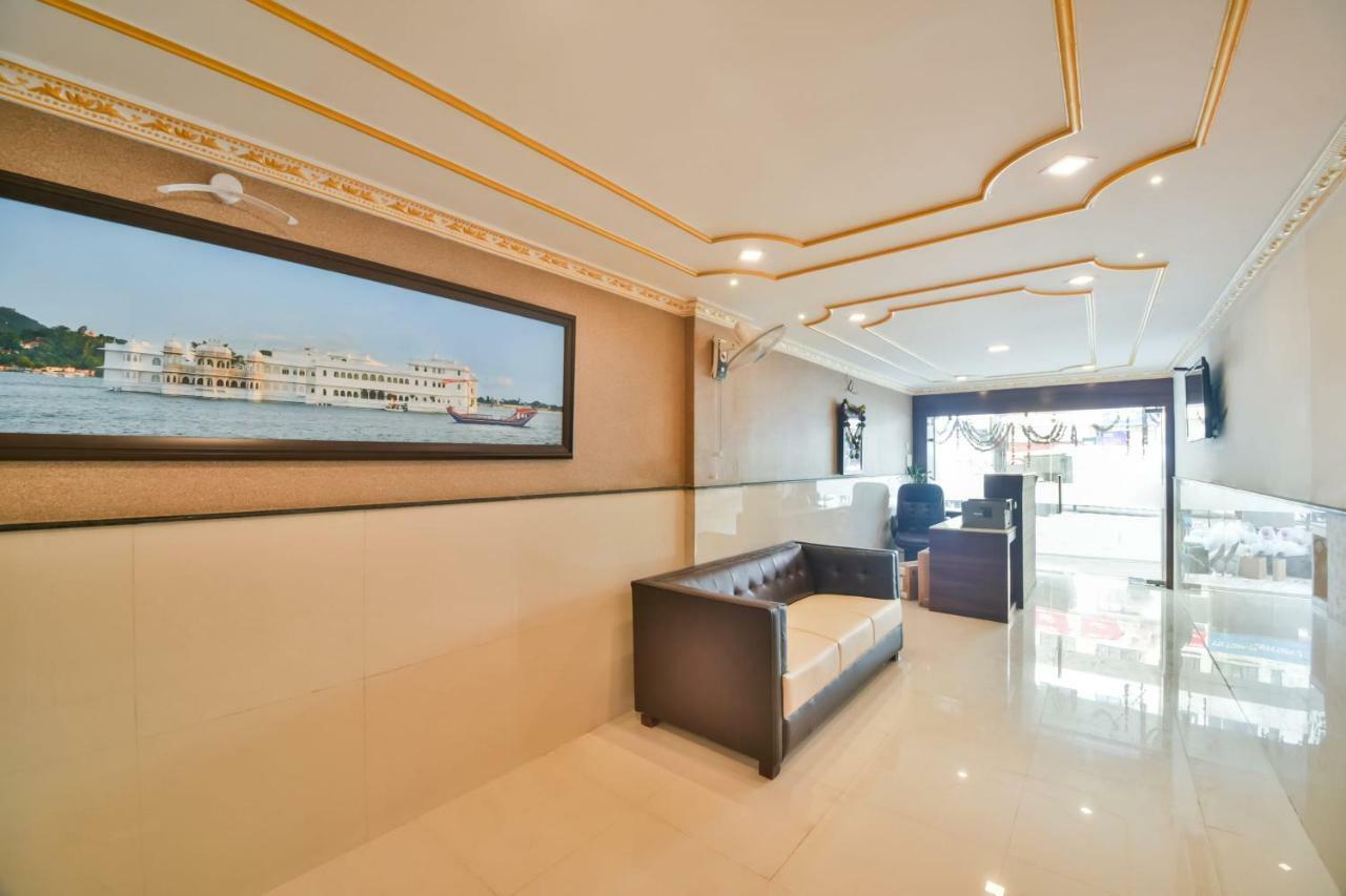 Hotel Golden Feather Udajpur Zewnętrze zdjęcie