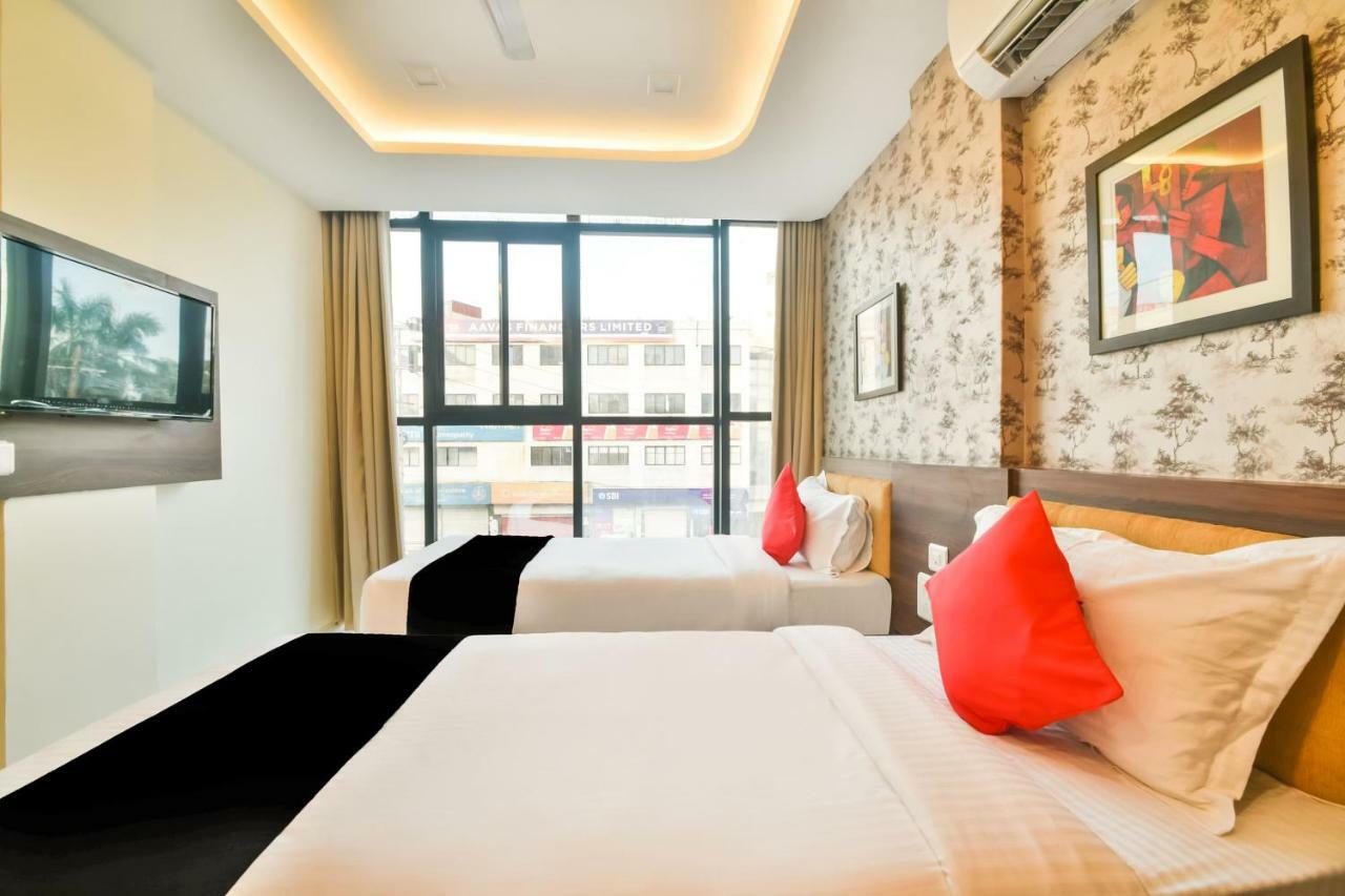 Hotel Golden Feather Udajpur Zewnętrze zdjęcie